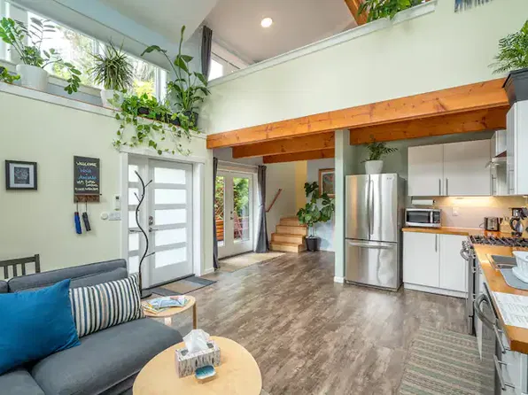 755 NE Buffalo St #B, Portland, OR 97211