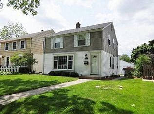 5401 N Bay Ridge Ave, Whitefish Bay, WI 53217