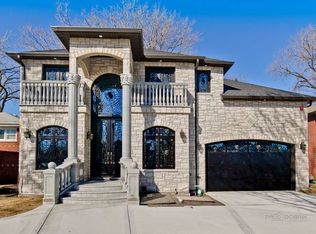 3930 W Estes Ave, Lincolnwood, IL 60712