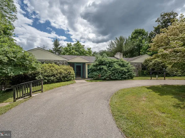 4114 Fields Dr, Lafayette Hill, PA 19444
