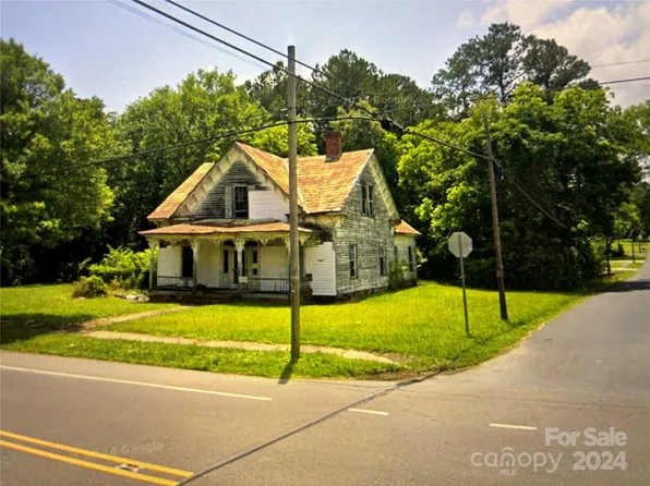 200 S Main St, Mount Gilead, NC 27306
