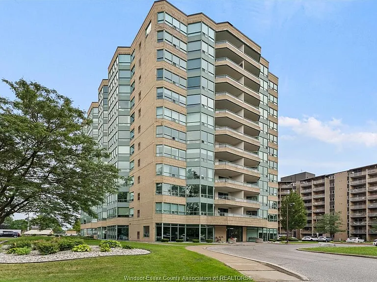 3601 Riverside Dr E #706 — Photo 1
