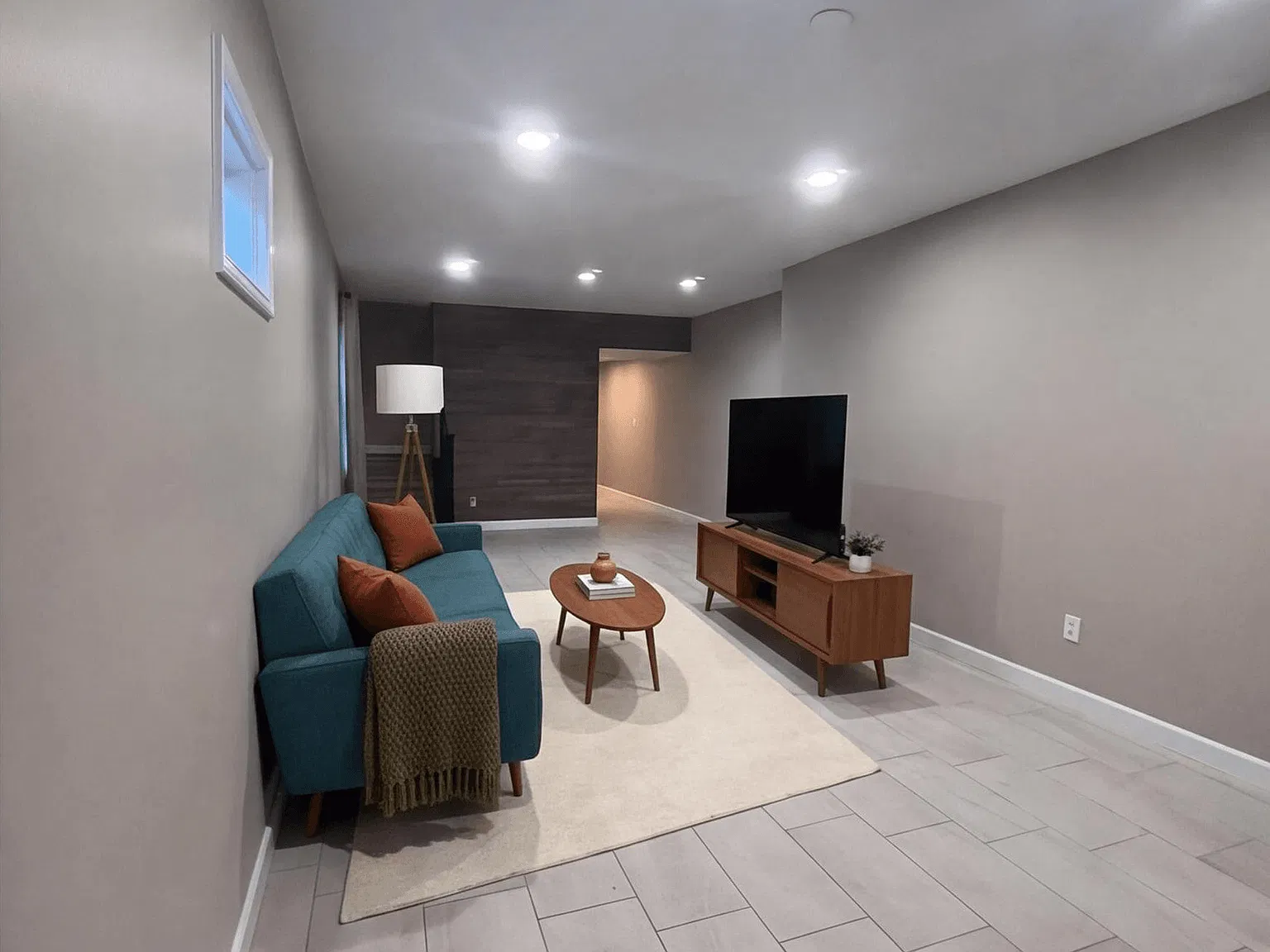 2 bed, 1.5 bath, 1300 sqft, $1,200 — Photo 2