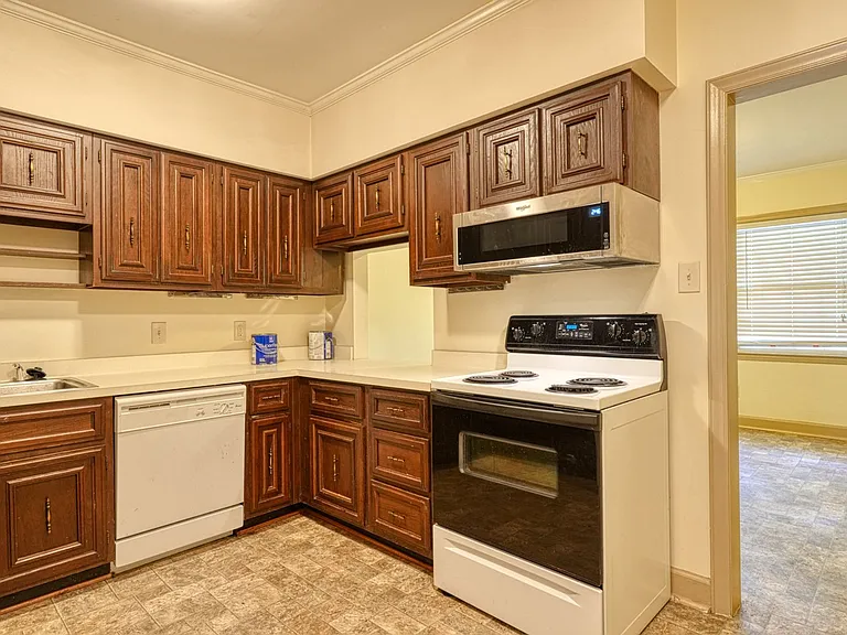 831 John B White Sr Blvd — Photo 32