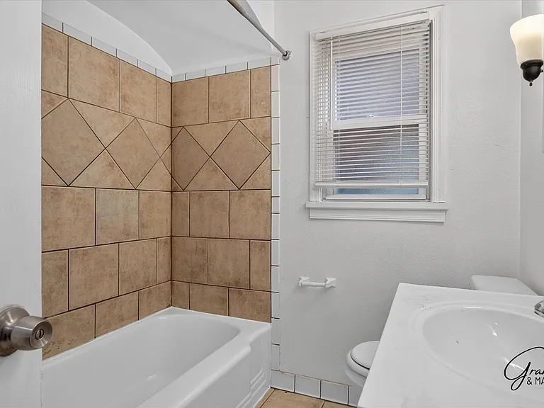 14800 Tacoma St — Photo 14