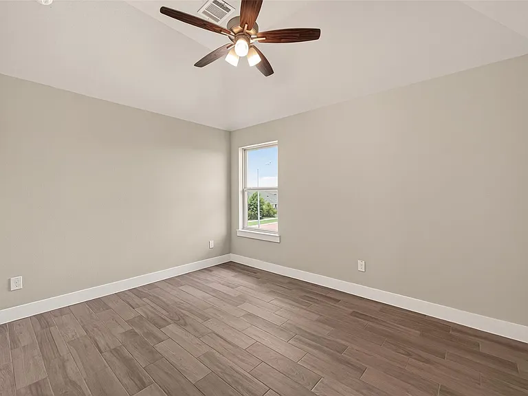 2619 Lilac Point Ln — Photo 23