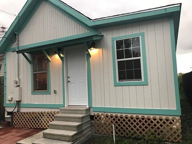 1st image of 4220 Earhart Blvd