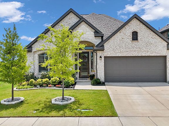 3rd image of 1913 Huron Dr