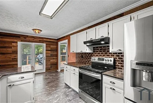 4240 Sugar Mill Dr — Photo 10