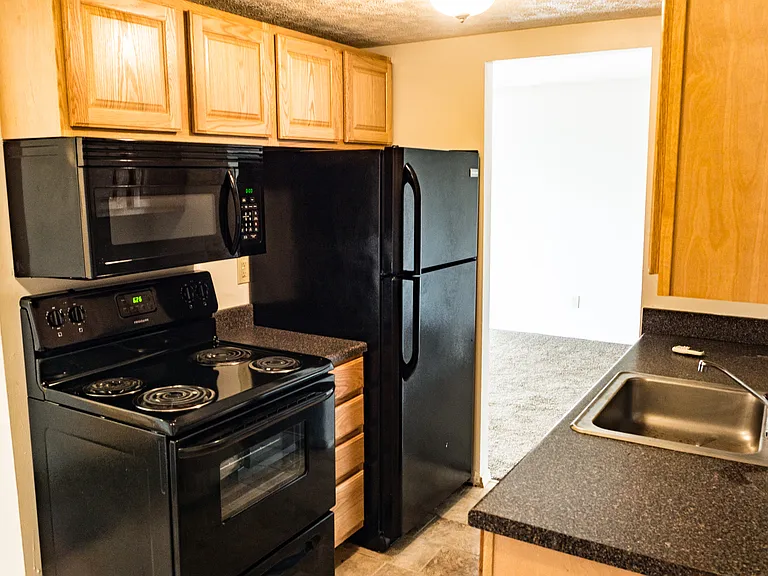 College Towers Apartments — Photo 67