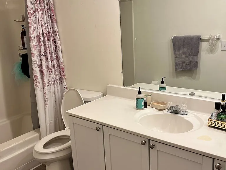 University Park Apartments near Cornell University — Photo 267