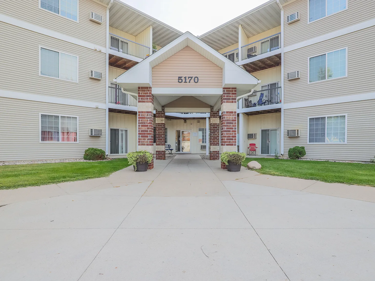 Amber Crossing Apartments — Photo 1