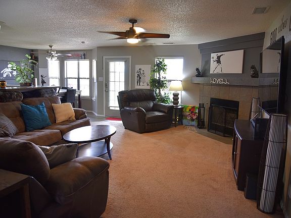 3rd image of 5325 Cole Dr