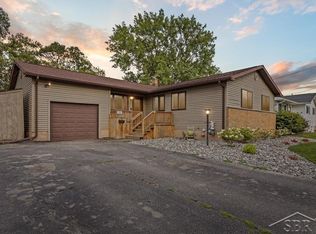 1105 Maple St, Essexville, MI