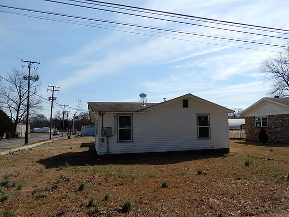 4th image of 107 N Wilks St