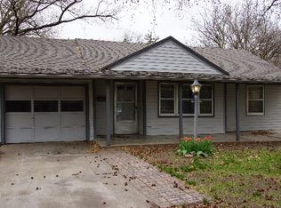 2523 SW 23rd St, Topeka, KS 66611