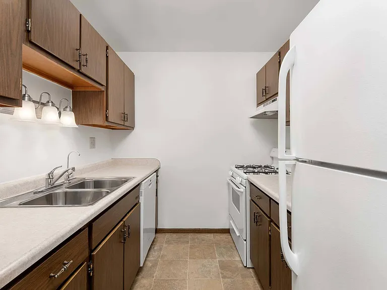 Stone Point Apartments Fully Equipped Kitchen