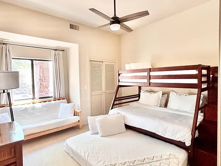 5410 N Cabrillo Ct — Photo 23