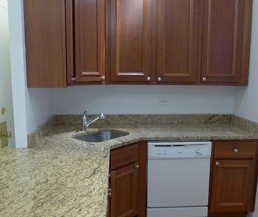 2nd image of 3417 N Marshfield Ave APT 1N
