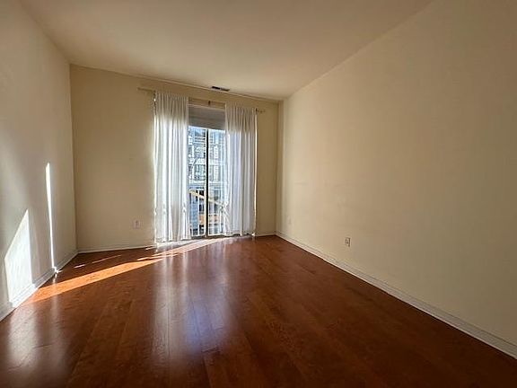 5th image of 26 Avenue At Port Imperial #210