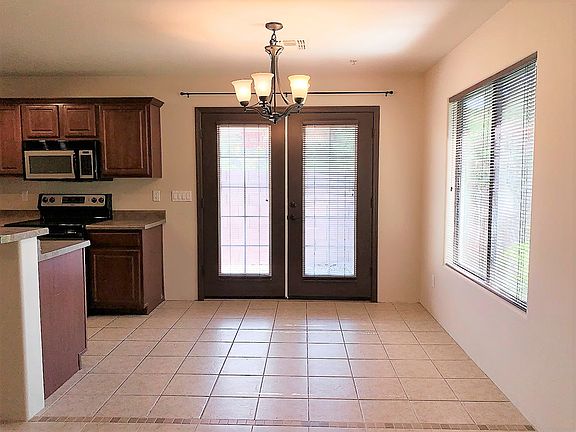 Dining Area_10082022