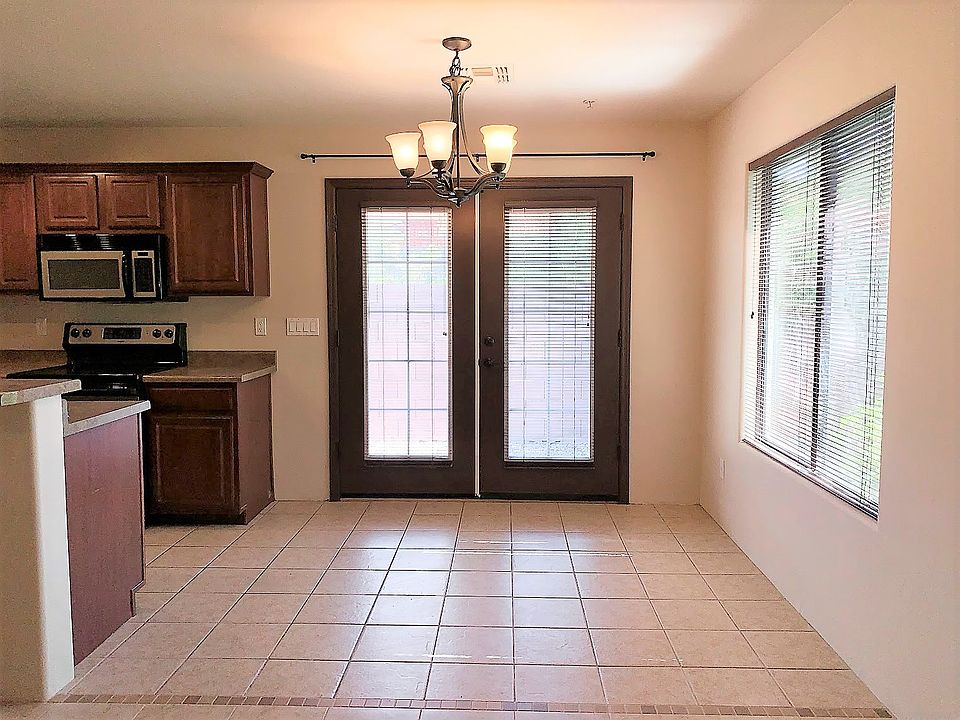 Dining Area_10082022