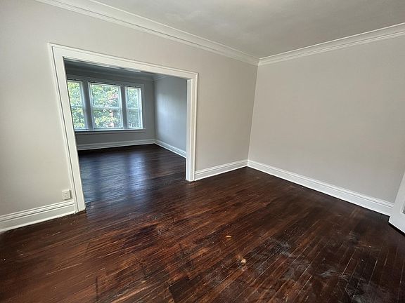 3rd image of 4607 Shenandoah Ave APT 2E