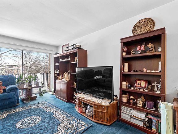 3rd image of 705 Heritage Dr APT 211