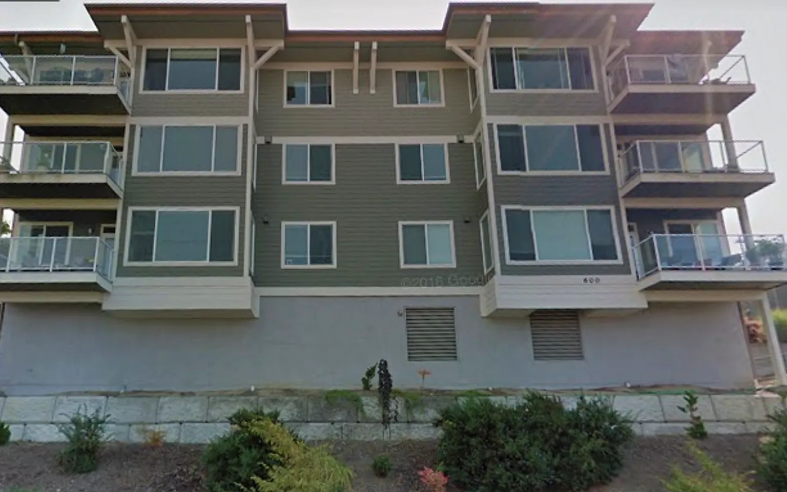 600 Boulevard — Photo 1