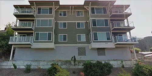 600 Boulevard St Photo 1