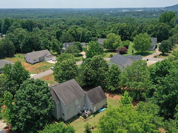 2nd image of 227 Hallmark Cir