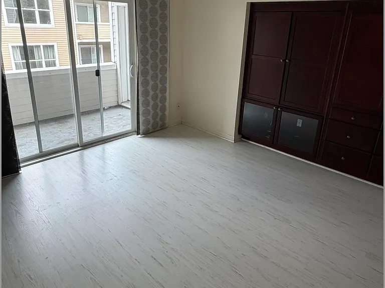 1710 SW Harbor Way #301 — Photo 7