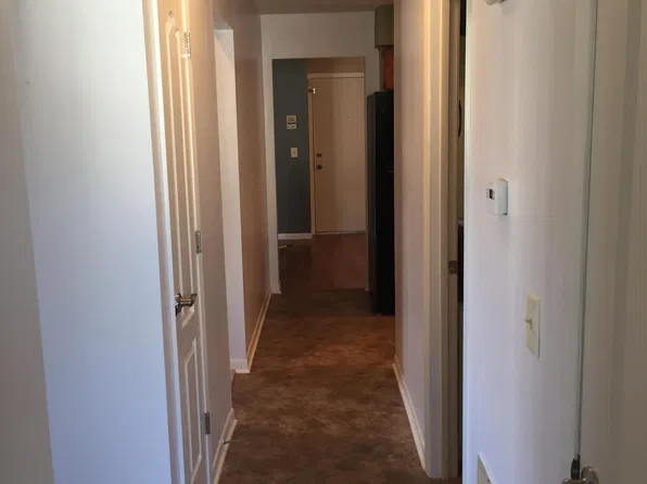 4125 31st St APT 3B, Bettendorf, IA 52722