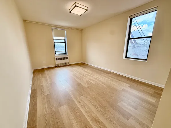 2400 East 3rd Street image 8 of 11