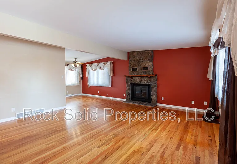 3413 Luckie Rd — Photo 6