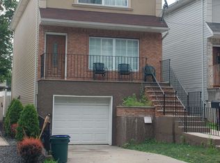 73 Harbor Rd, Staten Island, NY 10303