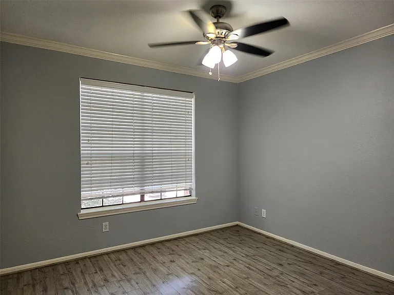 2255 Braeswood Park Dr #272 — Photo 11