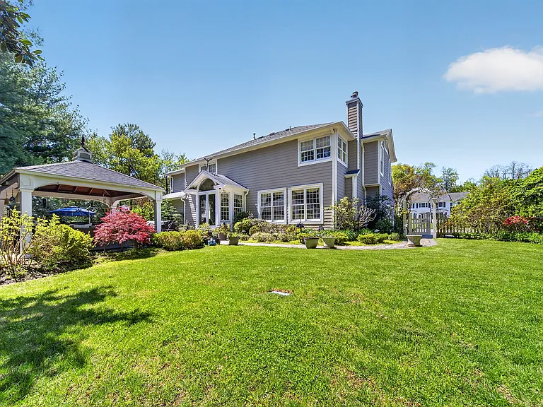 2 Tappanwood Dr — Photo 17