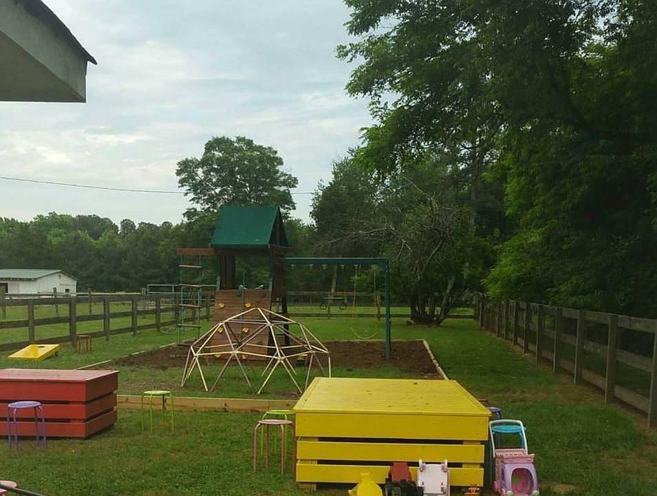 2nd image of 1580 Cox Rd