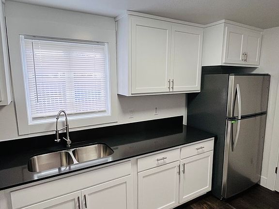 4th image of 665-697 25th St SE #673
