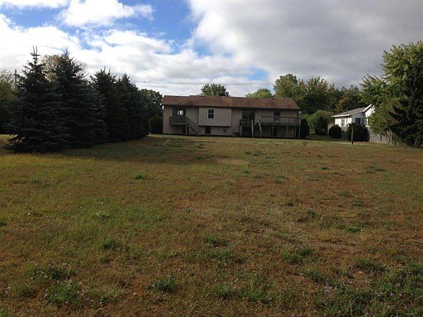 2nd image of 14761 Riley St