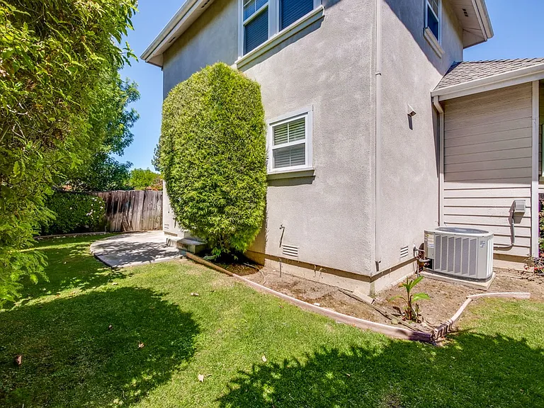 352 Beemer Ave — Photo 53