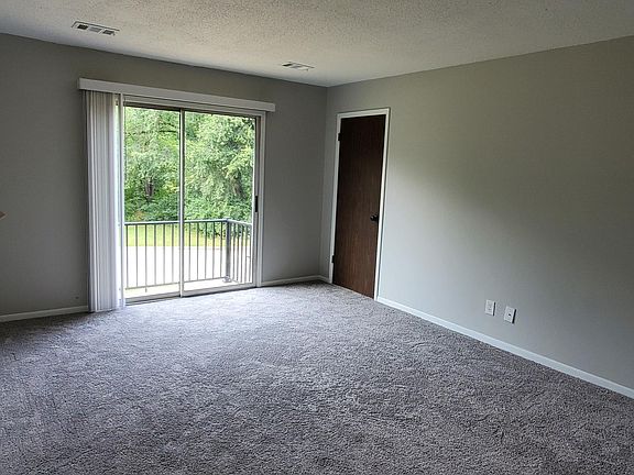3rd image of 3795 Creek Hill Dr #5