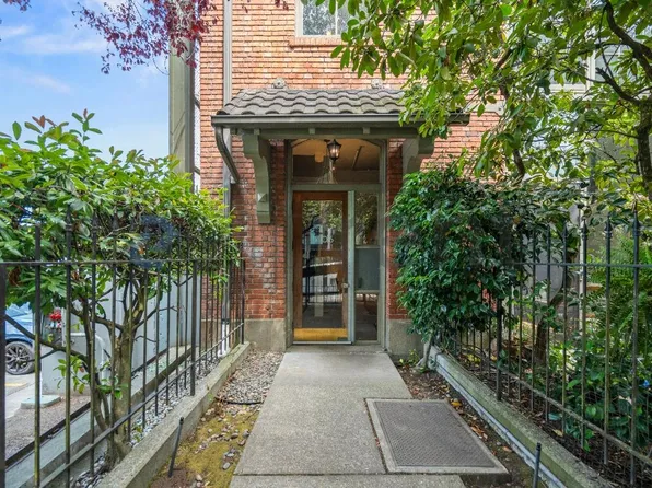 1406 Harvard Ave APT 16, Seattle, WA 98122