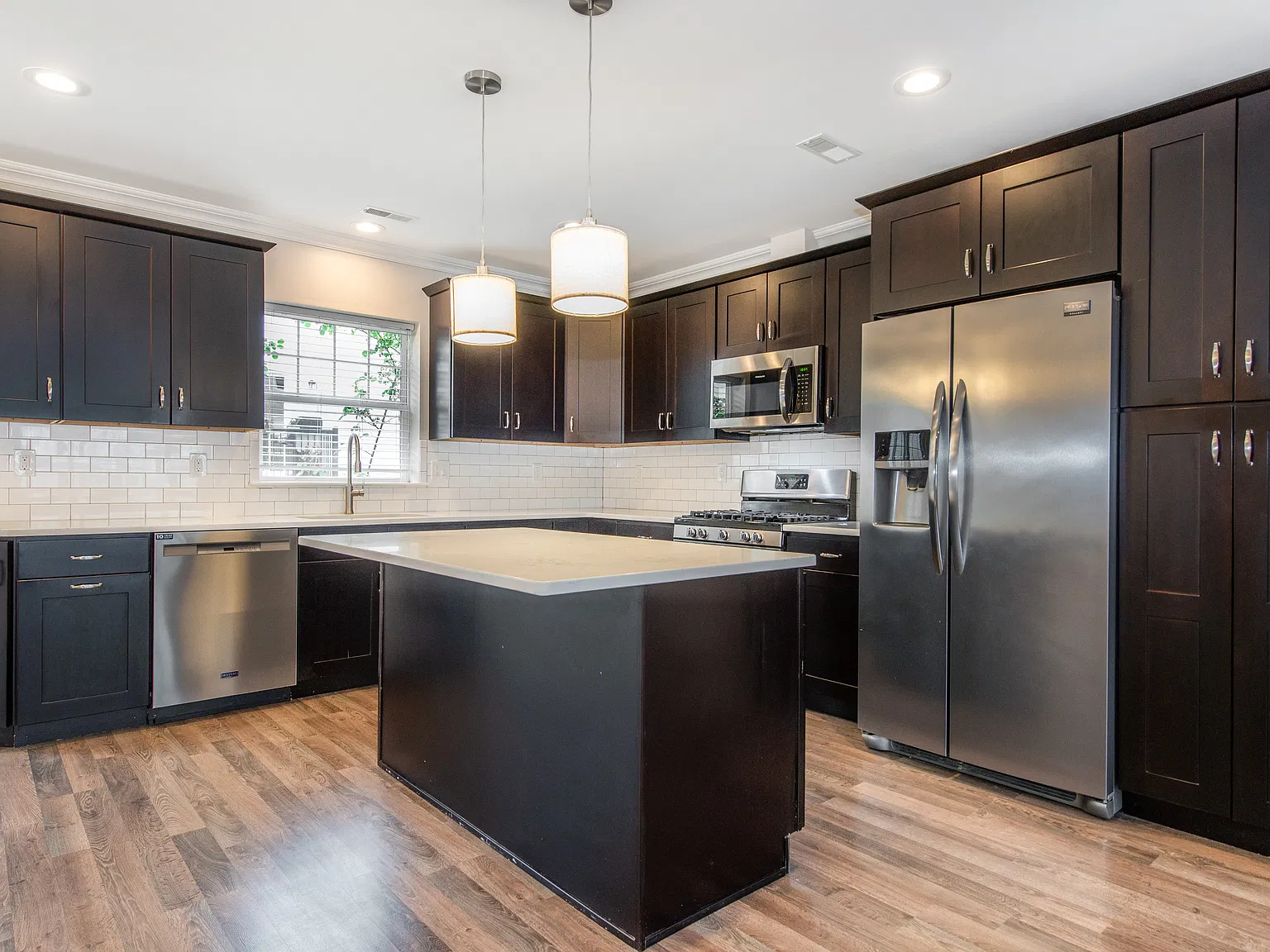 3 bed, 3.5 bath, $5,250 — Photo 3