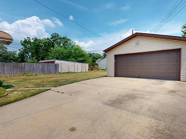 6163 Ridge Rd #1 — Photo 2