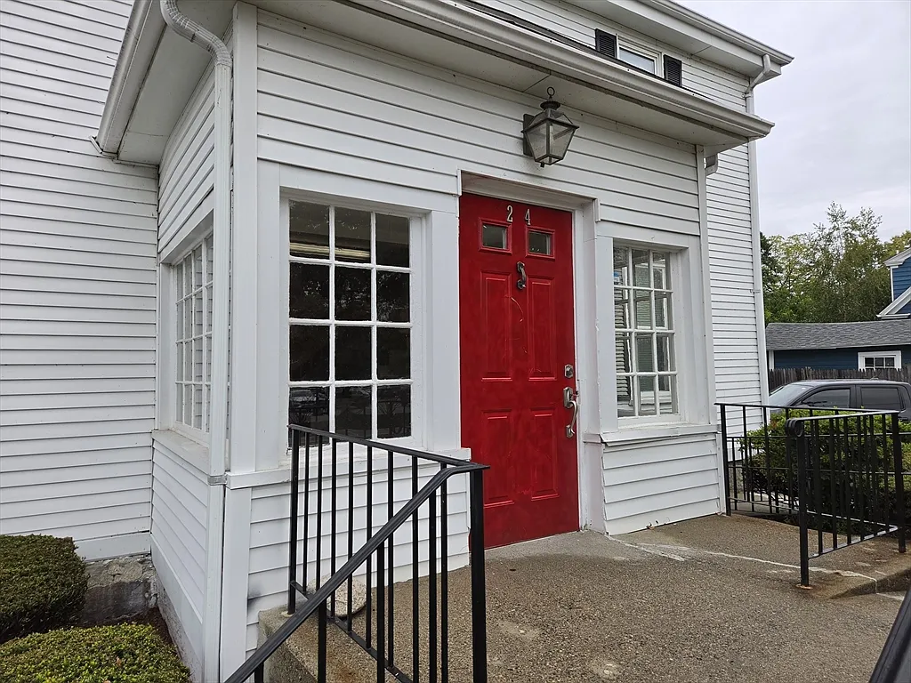 2 bed, 1.0 bath, 1400 sqft, $2,500 — Photo 2