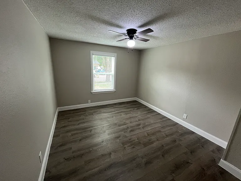 719 Fairwood Dr — Photo 19