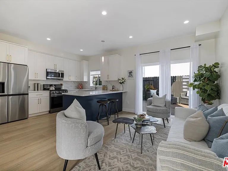 5413 1/2 Homeside Ave — Photo 2