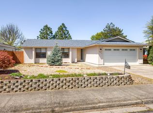 2551 Paloma Ave, Medford, OR 97504